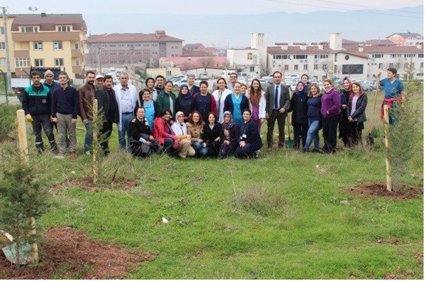 Körfez Devlet Hastanesi’ne 100 Adet Fidan Dikildi