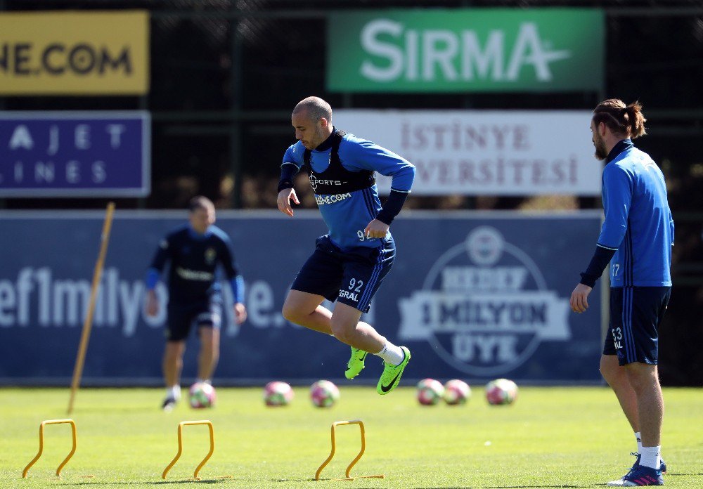 Fenerbahçe Günü Tek Antrenmanla Tamamladı