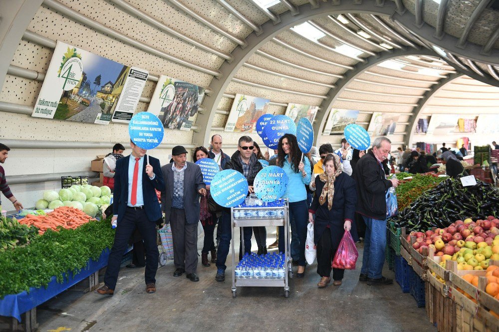 Dünya Su Günü’nde Vatandaşlara Su İkramı