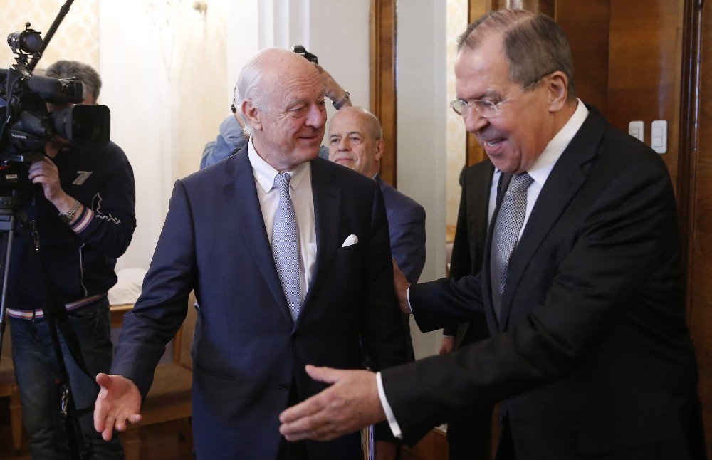 Bm Suriye Özel Temsilcisi Mistura, Lavrov’la Bir Araya Geldi