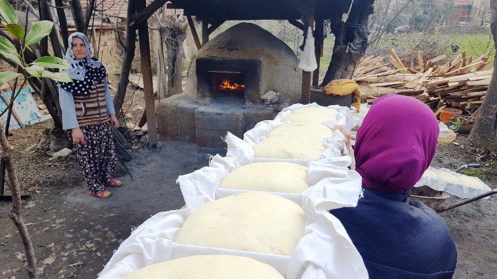 Gdo’ya Karşı, Ninelerinden Kalma Ekşi Maya İle Doğal Ekmek Üretiyorlar