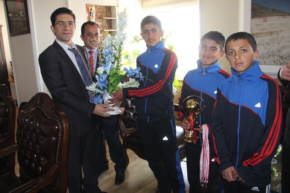 Kaymakam Öztürk Dereceye Giren Sporcuları Kabul Etti