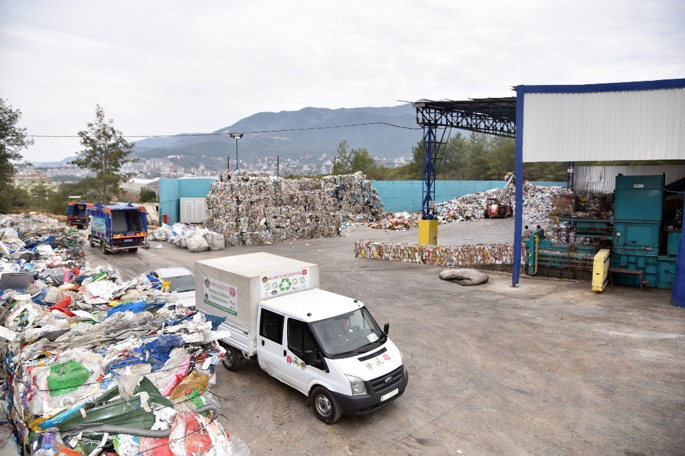 Alanya Belediyesi’nden Rekor Geri Dönüşüm Hizmeti