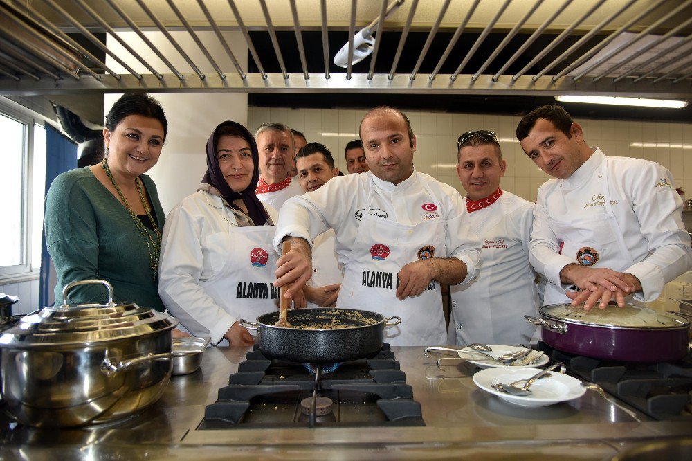 Usta Aşçılar Alanya Yemeklerini Öğrendi