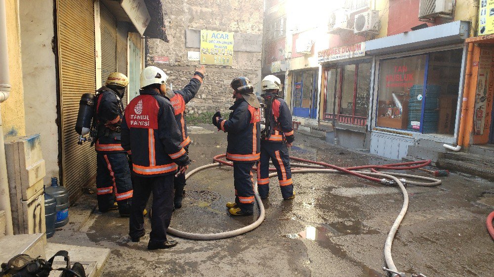 Beyoğlu’nda Yangın Paniği