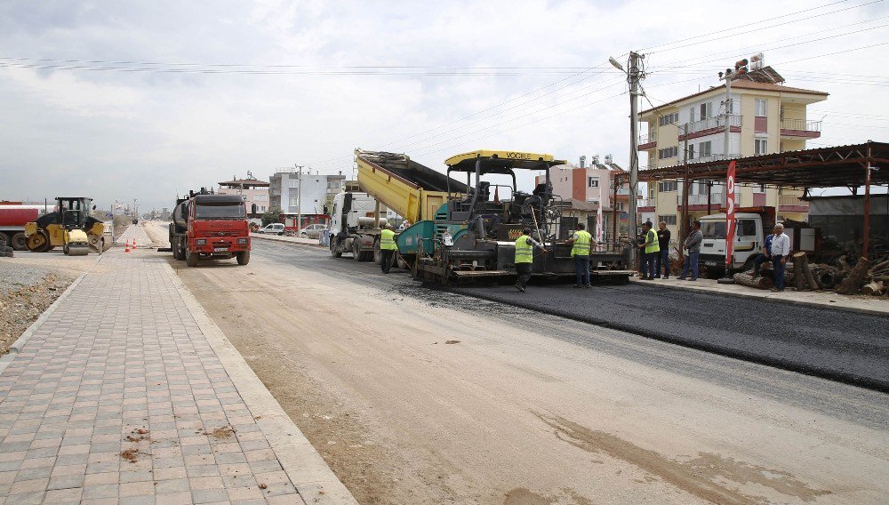 Döşemealtı Belediyesi İnönü Caddesi’ni Güzelleştiriyor