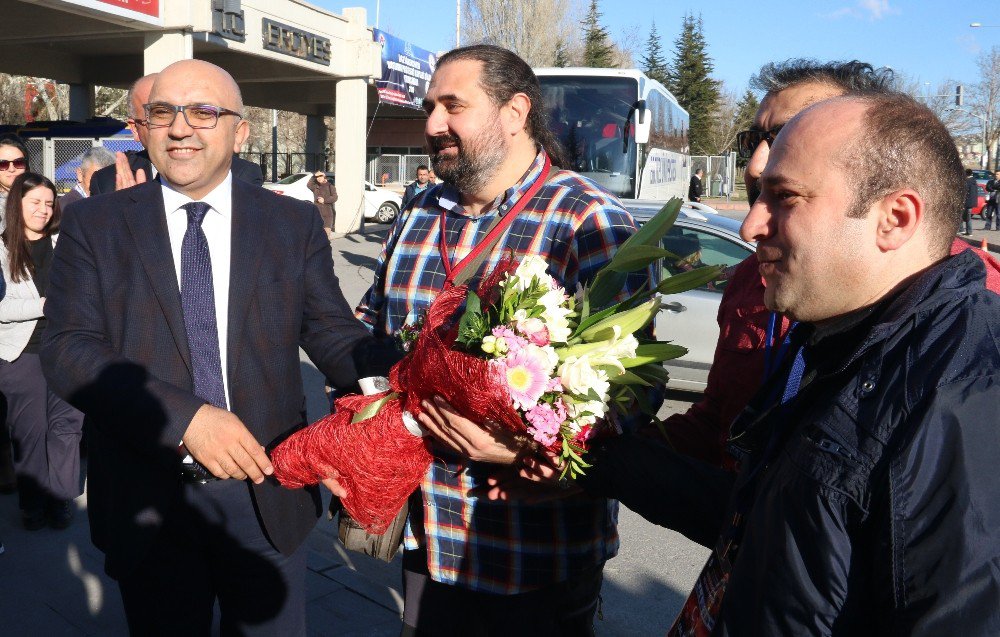 Erü’de “Vatan Sevgisi Ve Milli Şuur” Kapsamında İlk Öğrenci Kafilesi Çanakkale’ye Uğurlandı