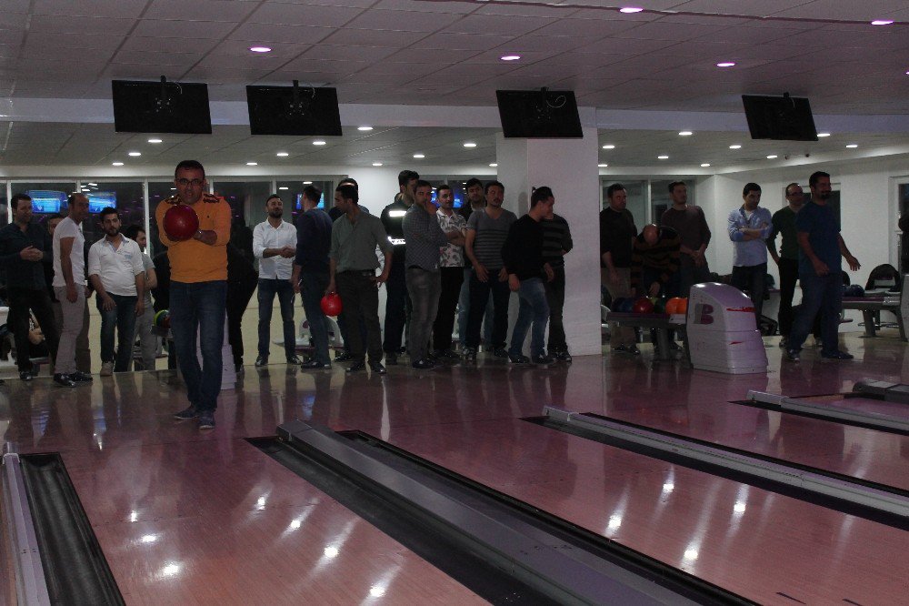 Uedaş’tan Bowling Keyfi