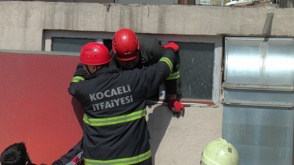 Asılsız İhbar İtfaiye Ve Sağlık Ekiplerini Harekete Geçirdi