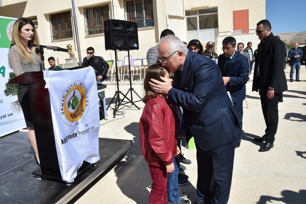 Şanlıurfa Valisi Tuna, Engellilerle Fidan Dikti