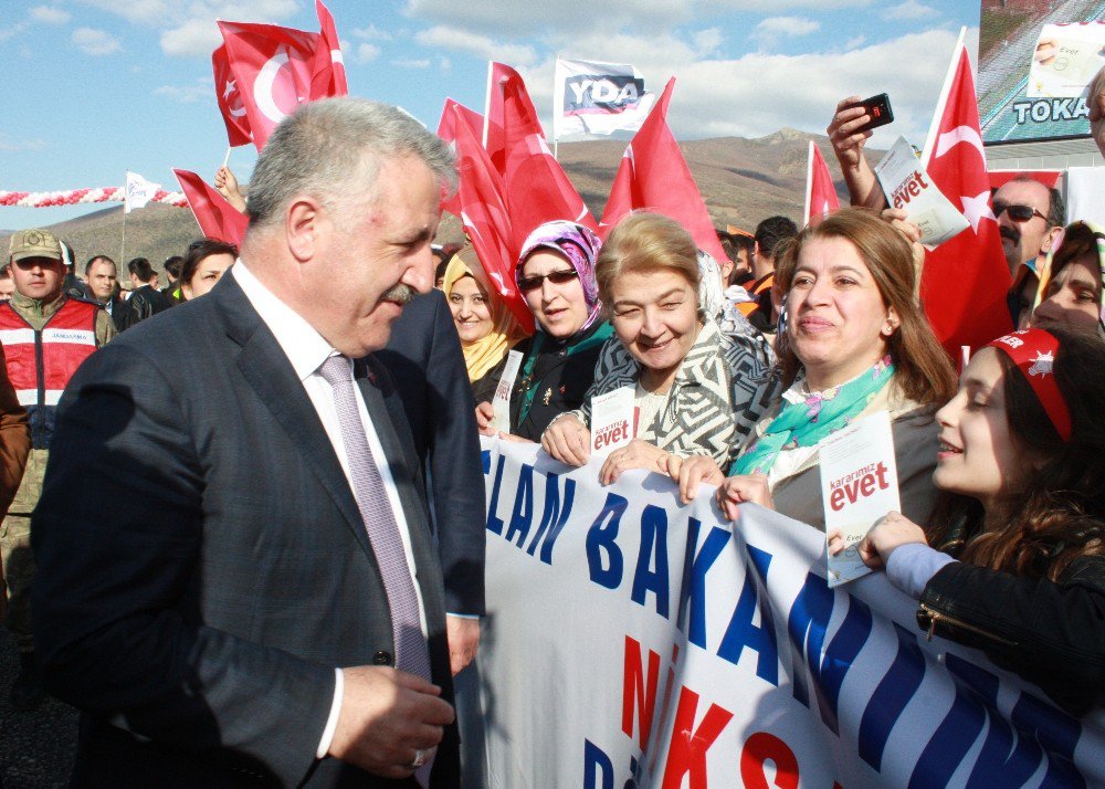 Bakan Arslan’a 10 Yaşındaki Kız Milletvekili Olmak İstediğini Söyledi