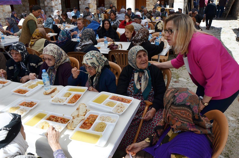 Milas’ta Yaşlılara Saygı Etkinliği Yapıldı