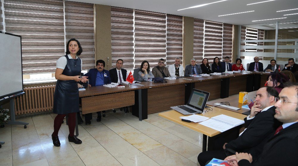 Erü Hastanelerinde ‘Hastane Afet Ve Acil Durum Planı’ Eğitimi Verildi