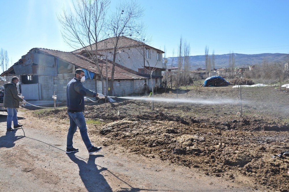 Gölbaşı İlçesinde İlaçlama Çalışmaları Devam Ediyor