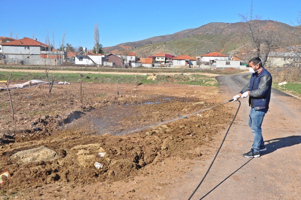 Gölbaşı İlçesinde İlaçlama Çalışmaları Devam Ediyor