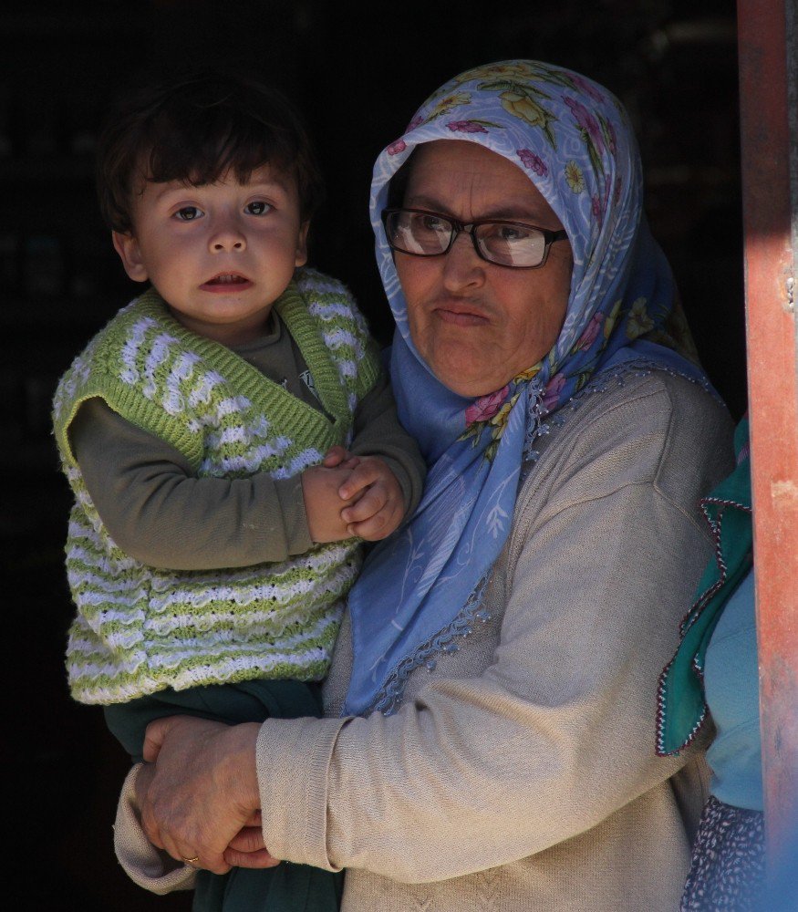 İntihar Eden Eşini Görmek İsteyen Kadının Feryadı Yürek Yaktı