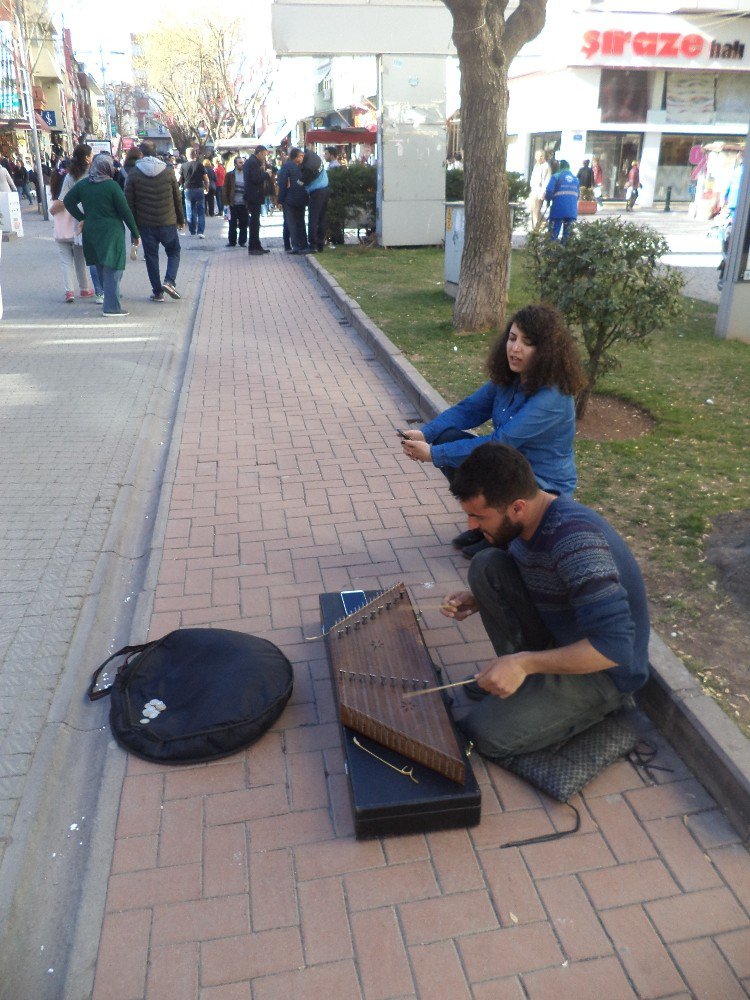 Yediler’de Bu Kez De ’Santur’ Sesleri Yükseldi