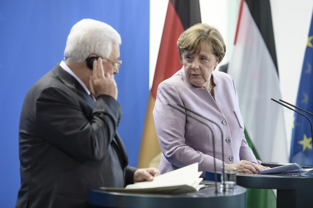 Mahmud Abbas, Merkel’e Arabuluculuk Teklifi Yaptı