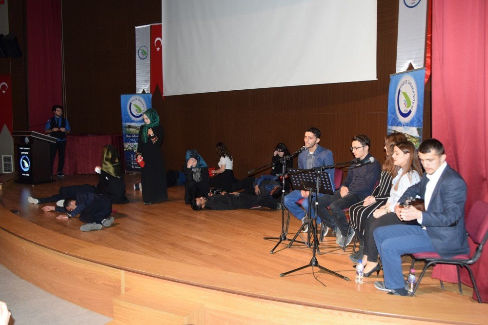 Düzce Üniversitesi Öğrencilerinden Çanakkale Şehitlerimiz İçin Anlamlı Etkinlik