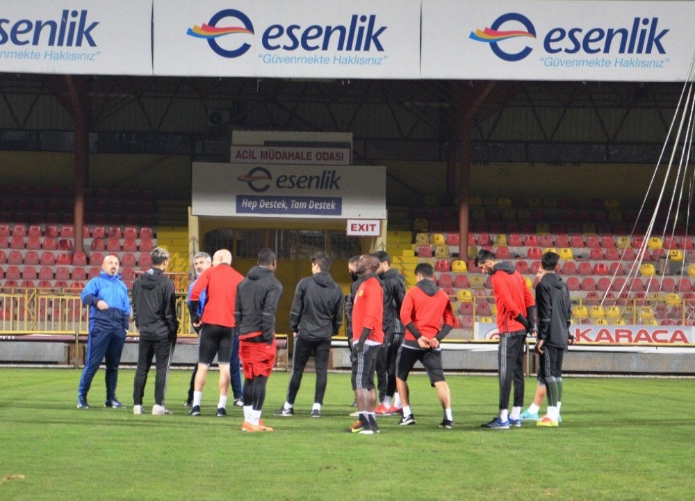 Evkur Yeni Malatyaspor Derbiye Hırslı Hazırlanıyor