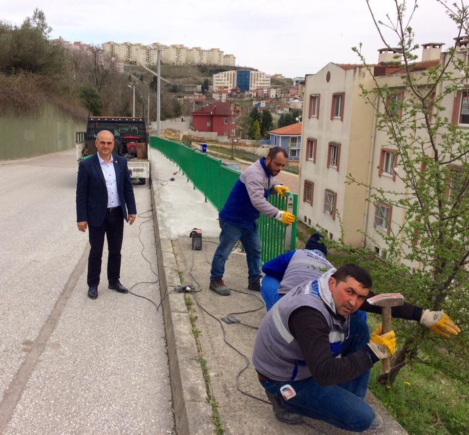 İzmit’te Yol Açma Ve Korkuluk Çalışması