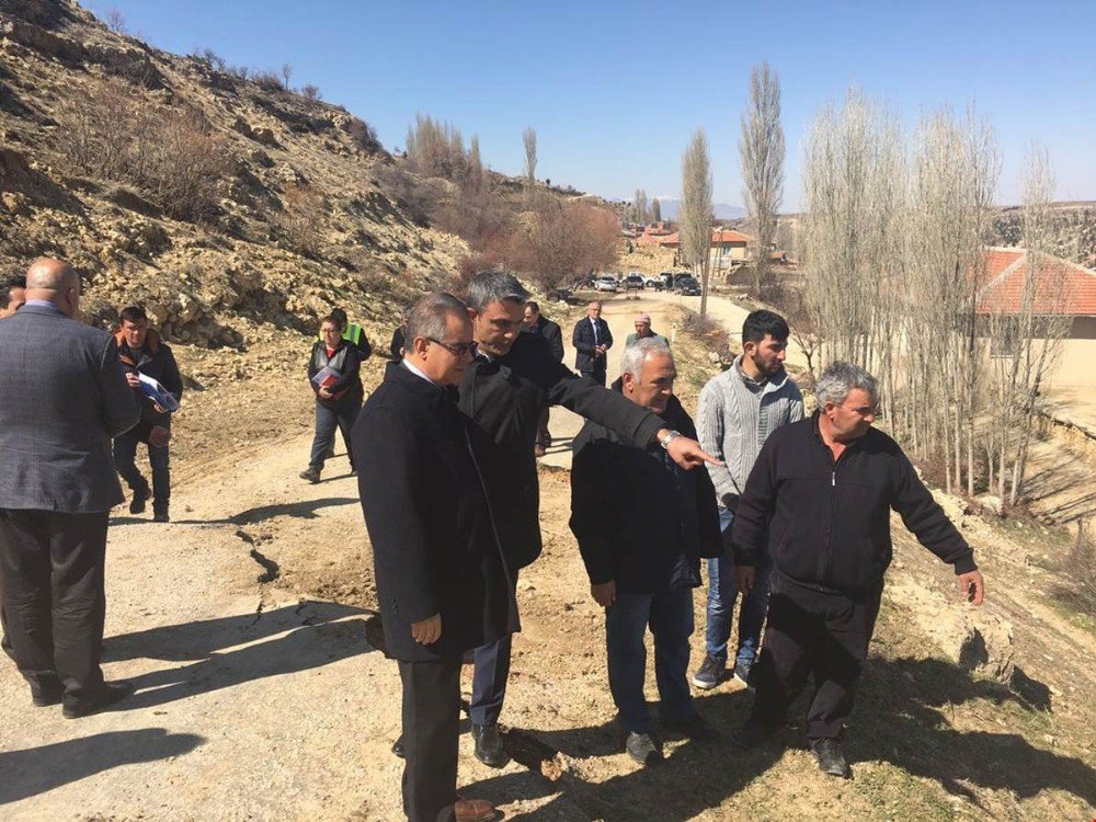 Vali Tapsız, Heyelan Bölgesinde İncelemelerde Bulundu