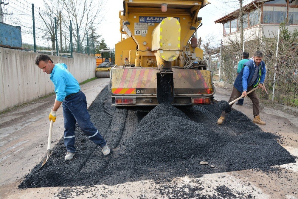 Kartepe’de Vatandaşların İhtiyaç Duyduğu Hizmetler Yerine Getiriliyor