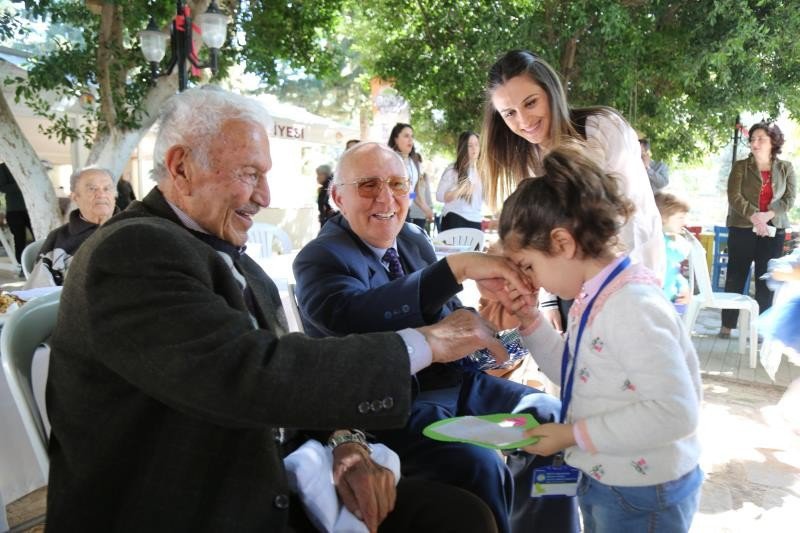 Mezitli’de Çocuklar İle Yaşlılar Bir Araya Geldi