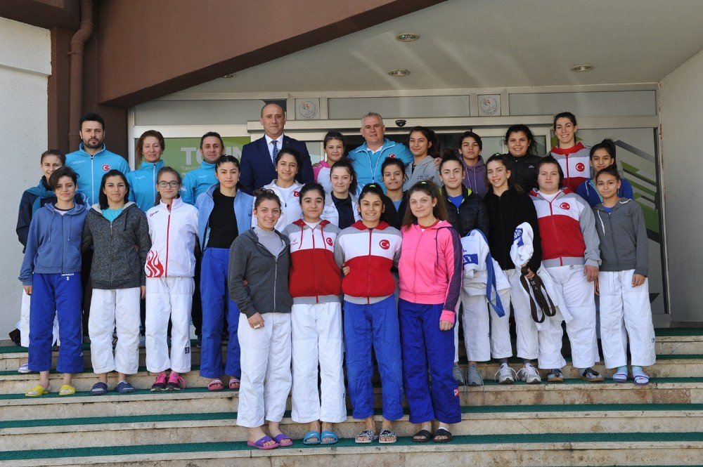 Milli Bayan Judocular, Nisan’da Yapılacak Olan 2 Büyük Organizasyona Trabzon’da Hazırlanıyor