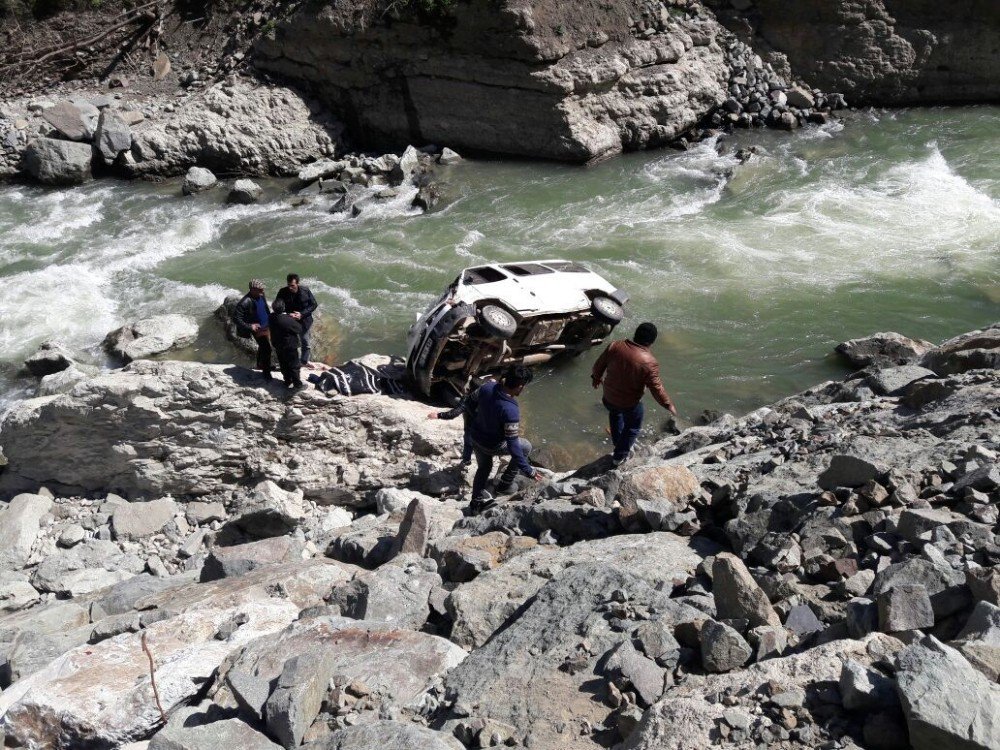 Ordu’da Minibüs Irmağa Uçtu: 1 Ölü, 2 Yaralı
