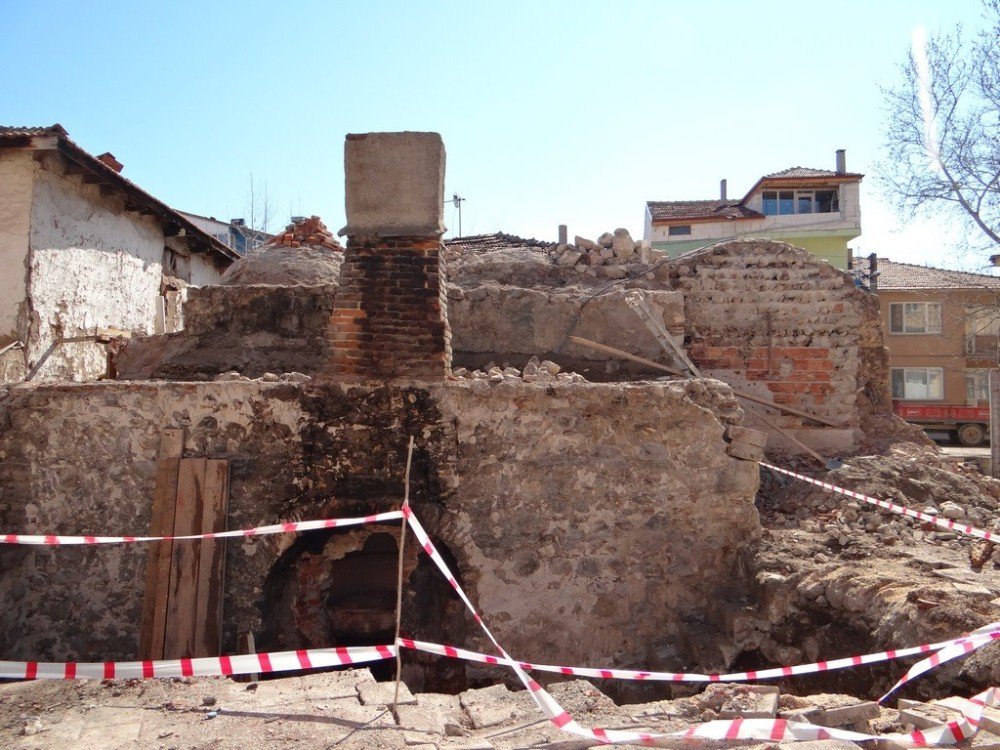 700 Yıllık Tarihi Hamam Restore Ediliyor