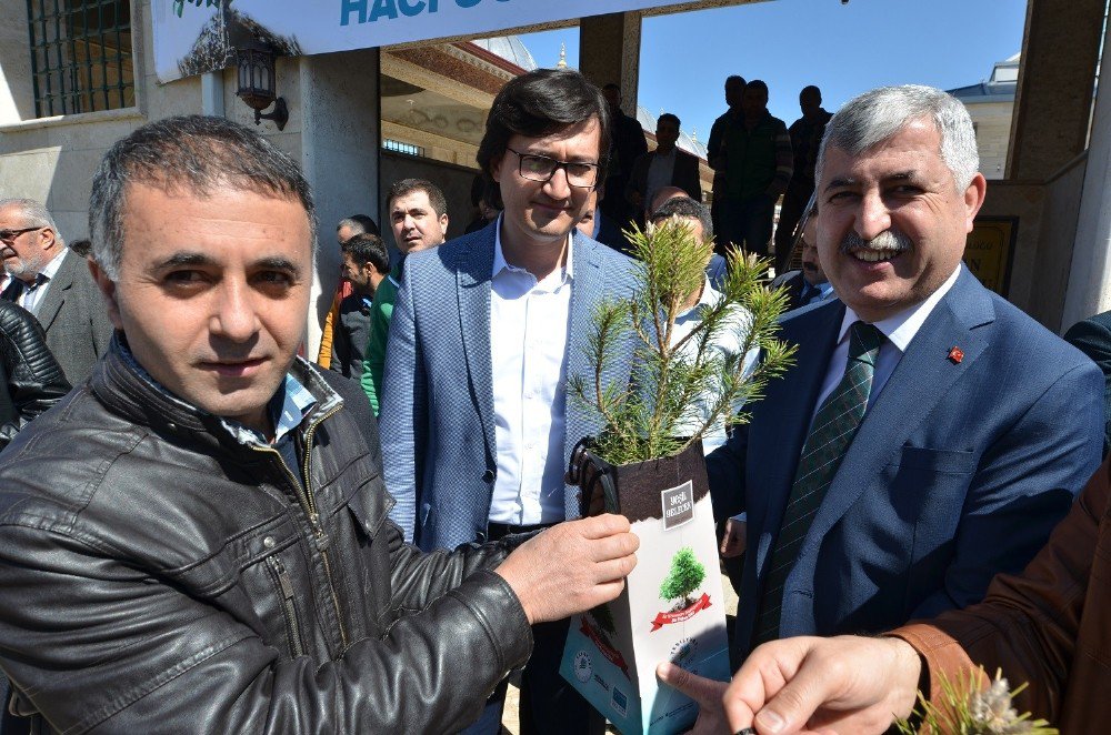 Yeşilyurt Belediyesi 17 Bin Adet Fidan Dağıttı