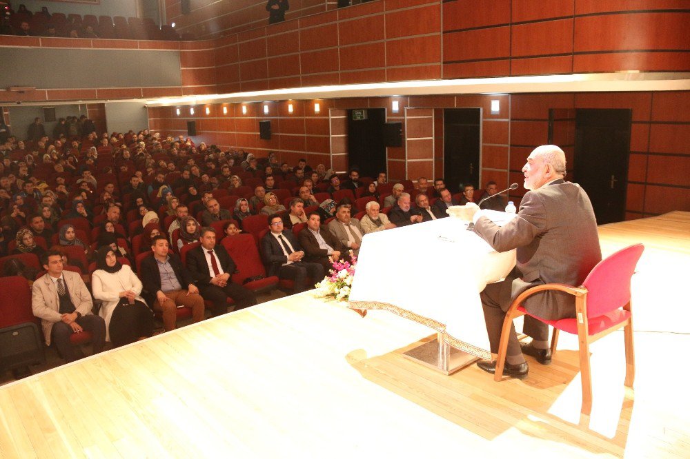 Gazeteci-yazar Ahmet Taşgetiren Katıldı. Taşgetiren: