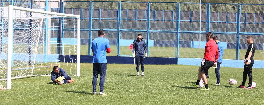 Adana Demirspor, Hazırlıklarını Tek İdmanla Sürdürdü