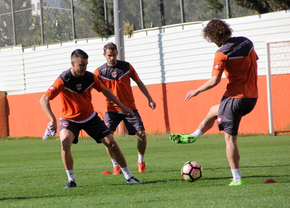 Adanaspor, Galatasaray Maçının Hazırlıklarını Sürdürüyor