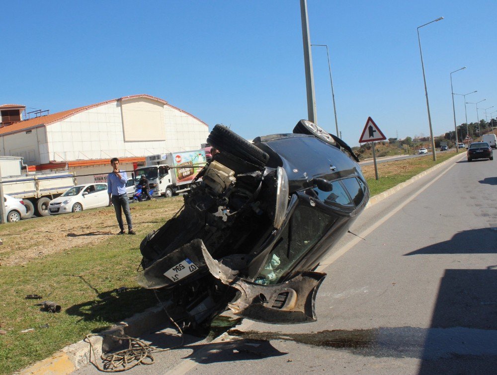 Manavgat’ta Otomobil Takla Attı: 3 Yaralı