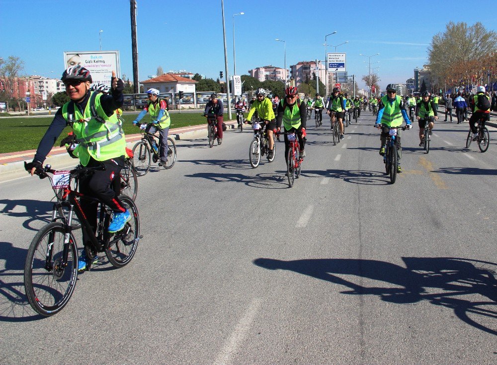 Şehitler İçin Pedal Çeviriyorlar