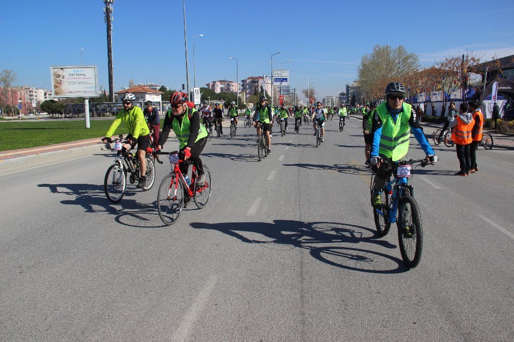 Şehitler İçin Pedal Çeviriyorlar