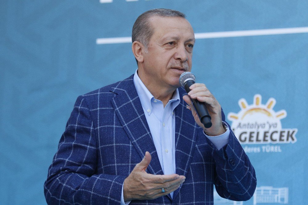 Cumhurbaşkanı Erdoğan: "’Ben Oraya Gitmeyeceğim’ Dedi Malum Zat. Sonra Kuzu Kuzu Geldi "