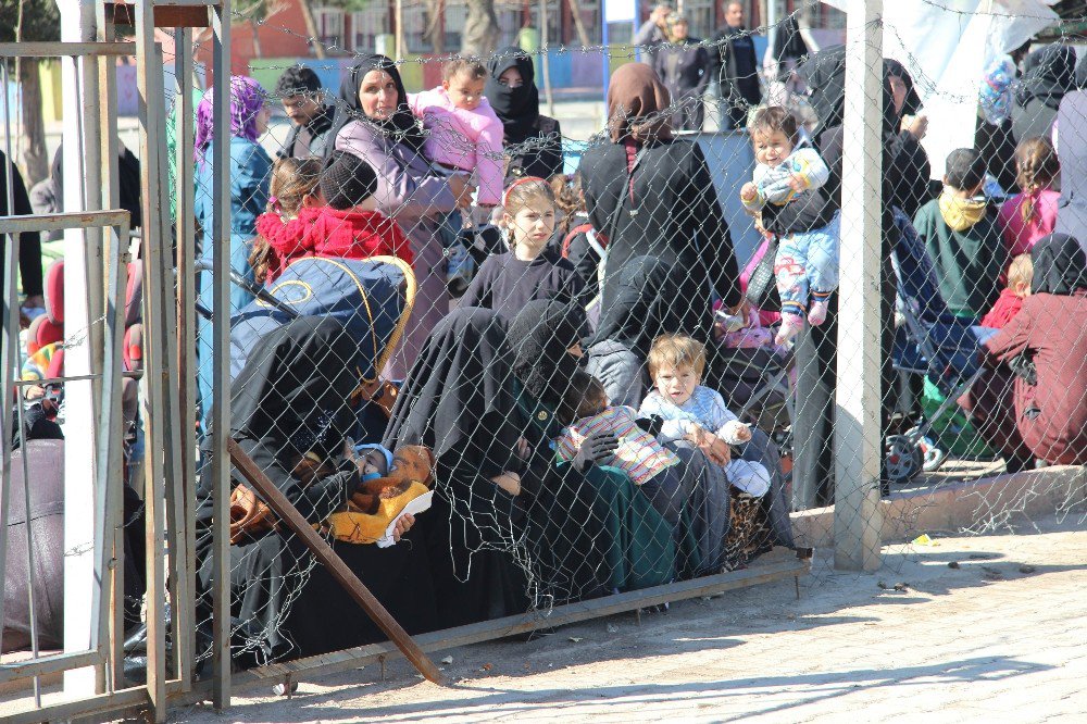 İnsan Ve Medeniyet Hareketinden Suriyeli Kadınlara İnsani Yardım