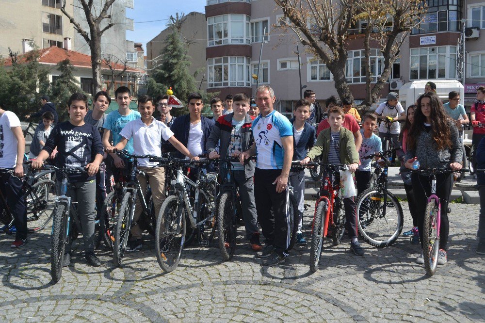 Gencinden Yaşlısına Kadar Herkes Fidan İçin Pedala Bastı