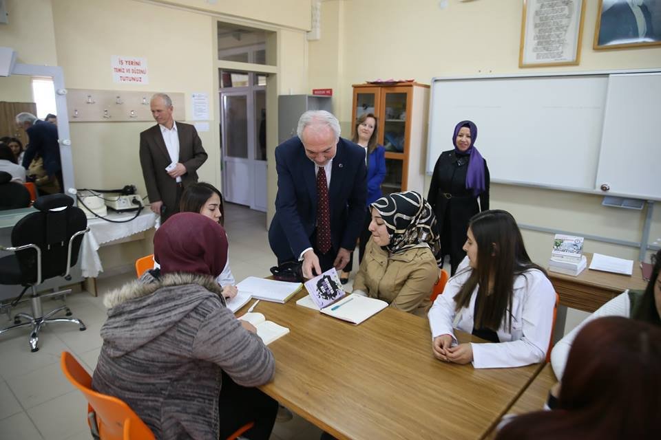 Başkan Kamil Saraçoğlu: Bizim İçin Gençlerin Fikir, Öneri Ve Görüşleri Çok Önemli