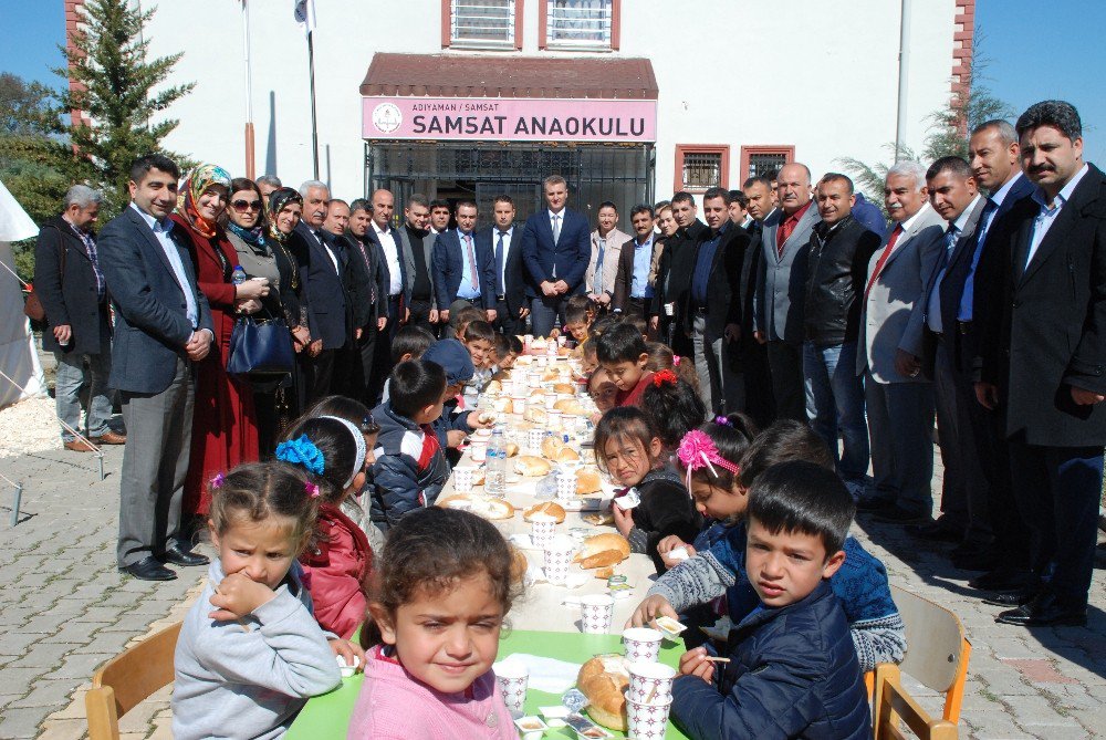 Miniklerden “Sarsılan İlçeye Sarılan Eller” Projesi