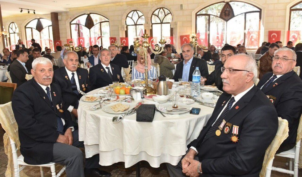 Bakan Faruk Çelik Şehit Yakınları Ve Gazilerle Buluştu