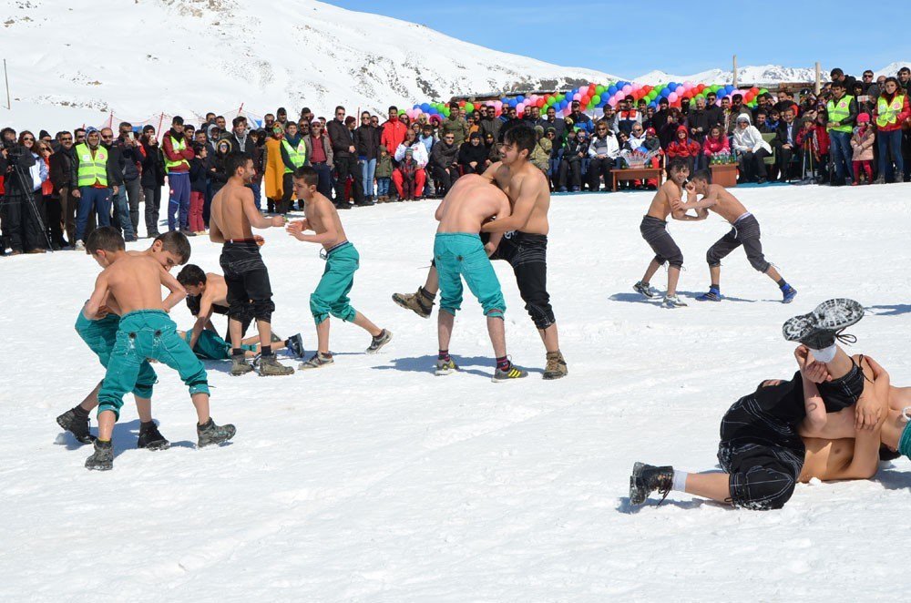 Hakkari’de Kar Festivali