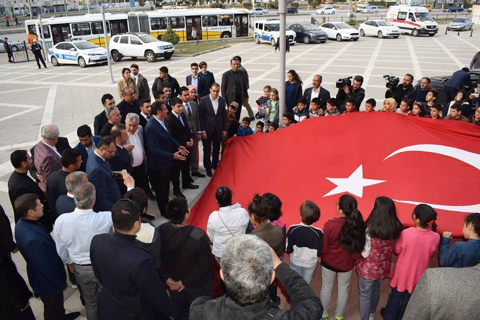 Bakan Tüfenkci Malatya’da Gençlerle Buluştu