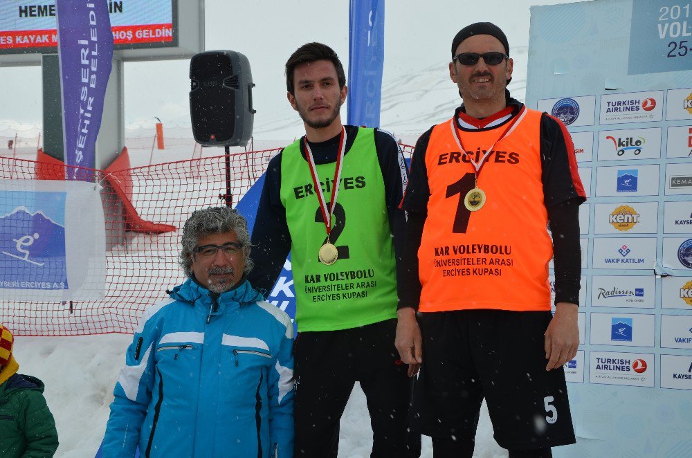 Kar Voleybolu Üniversiteler Arası Erciyes Kupası Tamamlandı