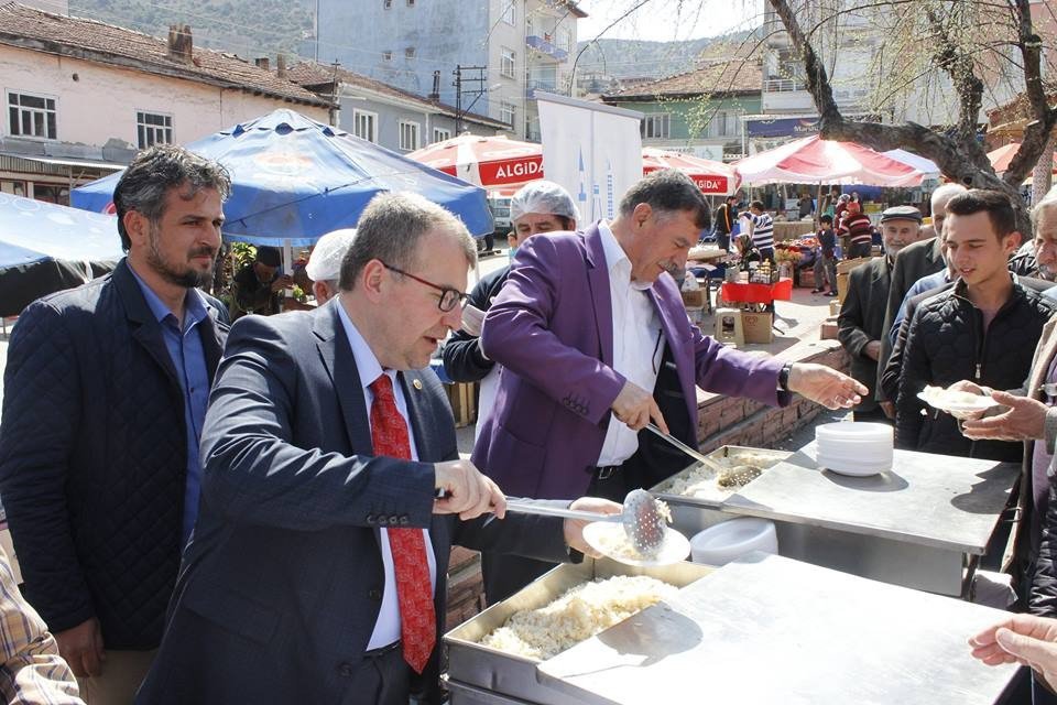 Başkan Duymuş, Milletvekili Eldemir’le Beldede Vatandaşlarla Bir Araya Geldi