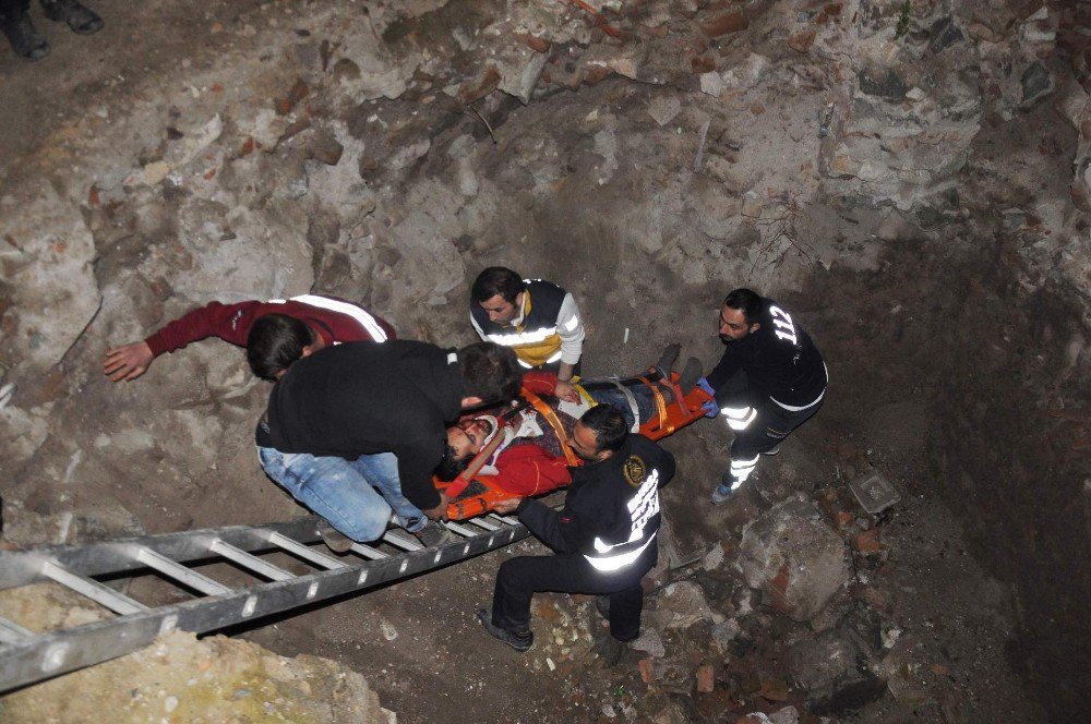 Kestirmeden Gitmek İsterken İnşaat Çukuruna Düşüp Yaralandı