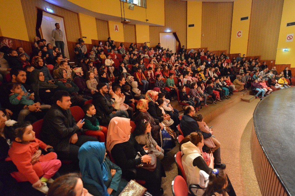 Yıldırımlı Çocuklar ‘Kuklacı’ İle Eğlendi